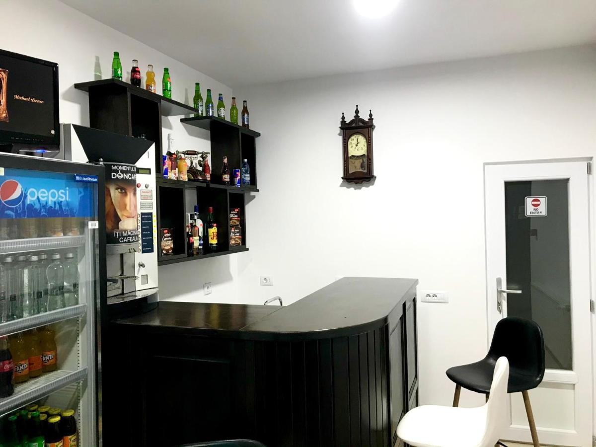 Pensiunea Geona Poiana Teiului Exterior foto